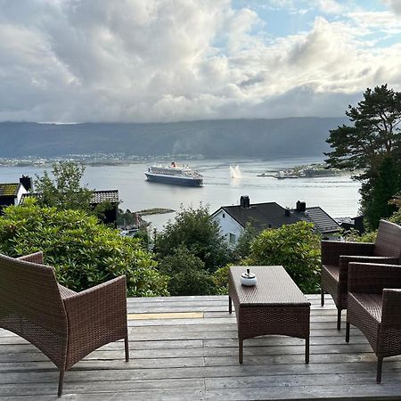 Great Place With View To The Mountains And Fjord Ålesund Exterior foto
